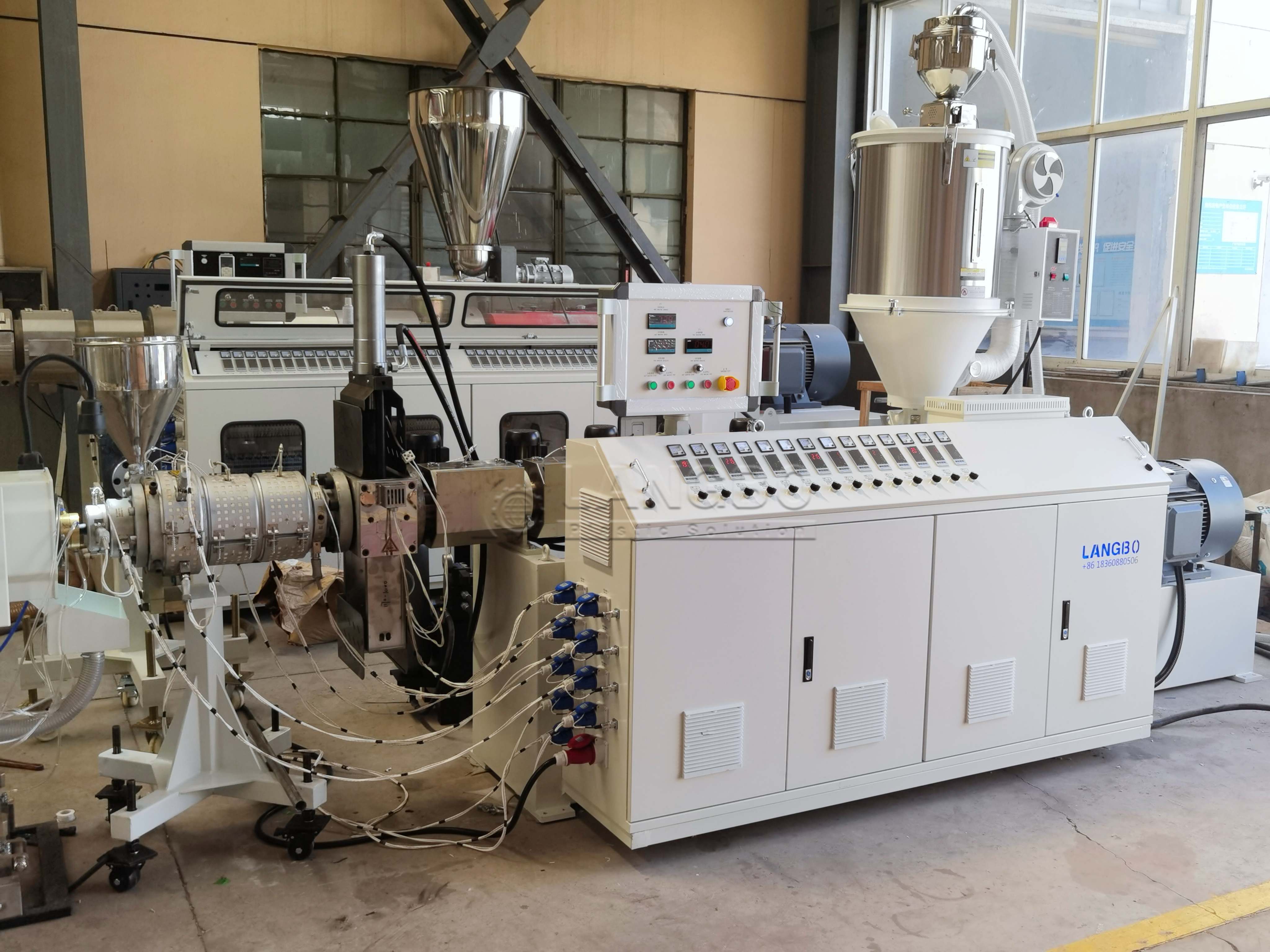 последний случай компании о Tunisia PE Pipe Extrusion Line Project for Water Supply and Infrastructure Applications