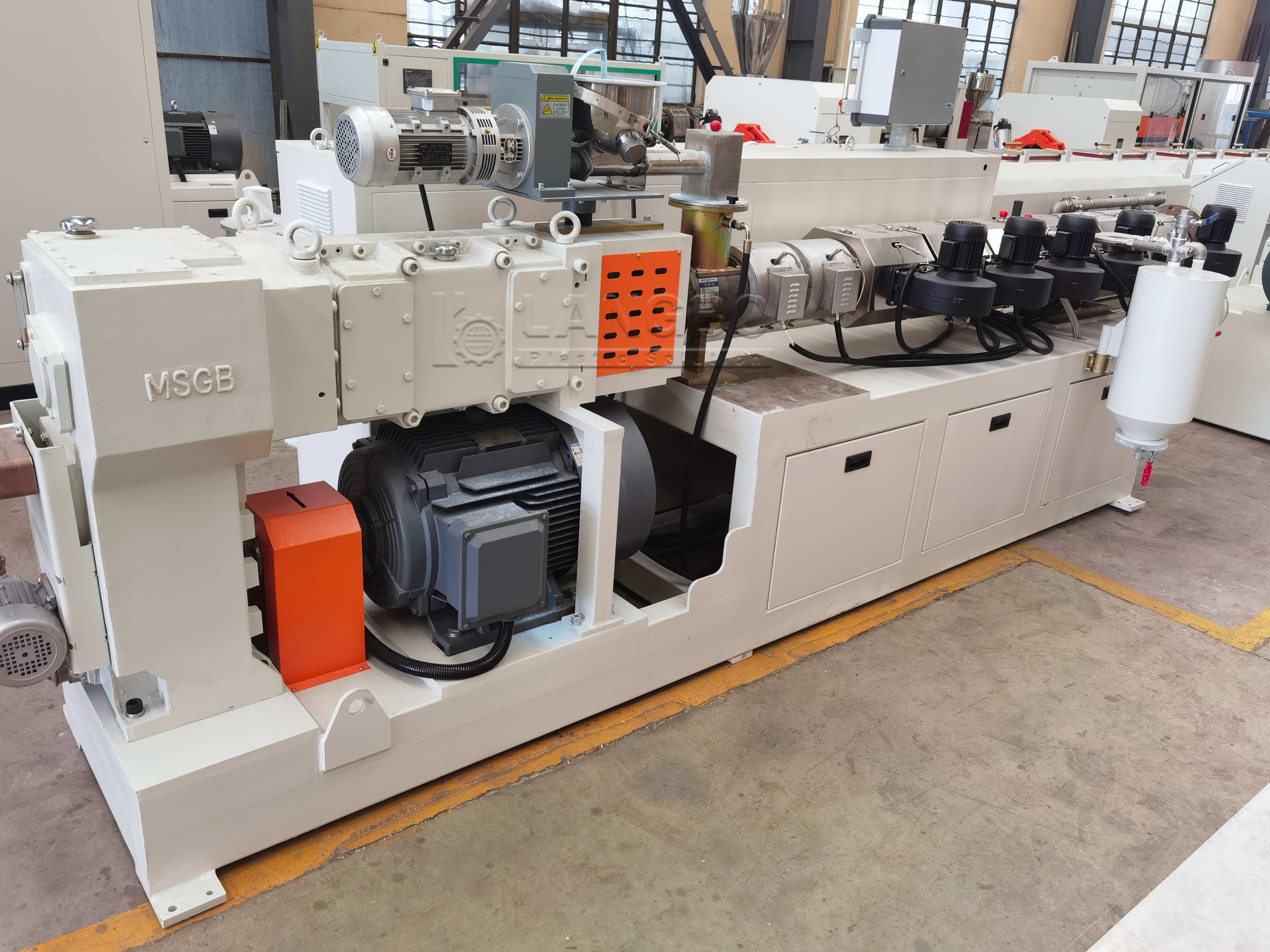 последний случай компании о PVC Pipe Extrusion Line Project for Infrastructure Pipe Manufacturing in Algeria