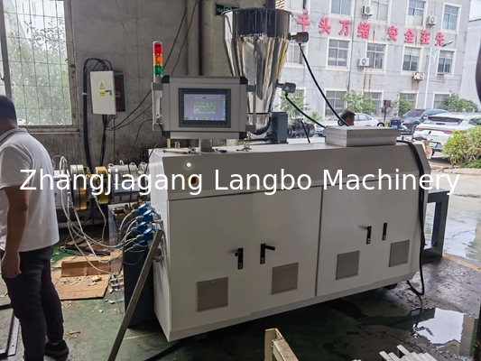 Особенная форменная производственная линия 22KW 1180MM штранг-прессования профиля PVC