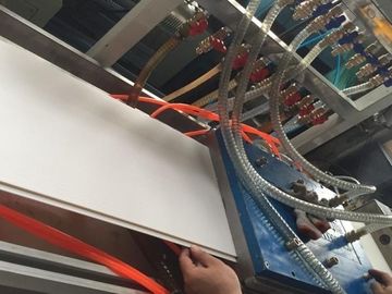 Эффективная линия экструзионного производства ПВХ, ПВХ, ПЭ панелей, потолочных профилей, потолков