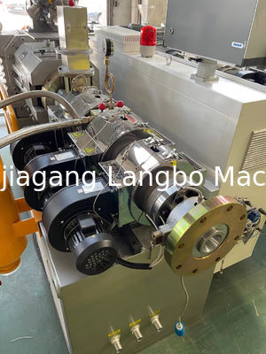 Линия производства пластиковых водопроводных труб из ПВХ, машина для производства труб из ПВХ с высокопроизводительным экструдером по привлекательным ценам