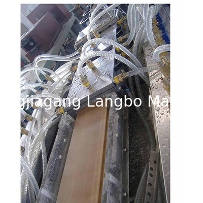 Машина для изготовления WPC Decking Flooring Post Composite Profile Rail Extrusion Production Line