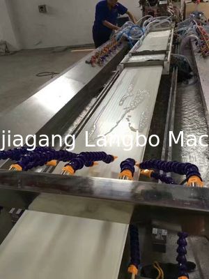 Машина для изготовления WPC Decking Flooring Post Composite Profile Rail Extrusion Production Line