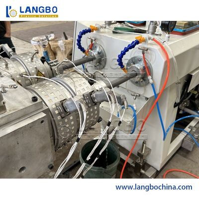 Автоматическая двойная винтовая ПВХ трубная машина, линия производства ПВХ шлангов