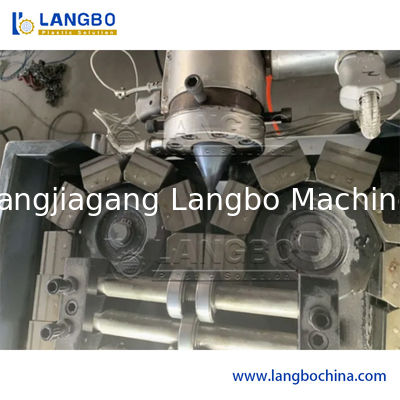 Экструзионная машина для гофрированных труб из мягкого ПВХ-волокна