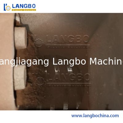 55/110 Конический экструдер с двумя винтами Линия экструзирования профиля WPC с размерами профиля 1180 мм и мощностью мотора 22 кВт