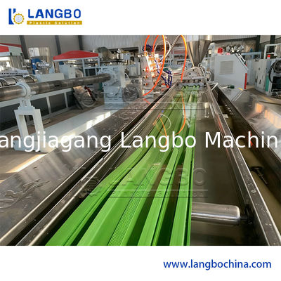 Быстрая и эффективная установка для экструзии профилей водоизоляционных швов из ПВХ