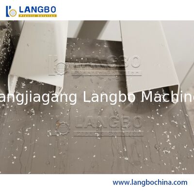 1180 мм Профиль размера ПВХ кабельного ствола изготавливающий аппарат с 8м калибровочным столом и 55/110 конический двойной винтовой экструдер