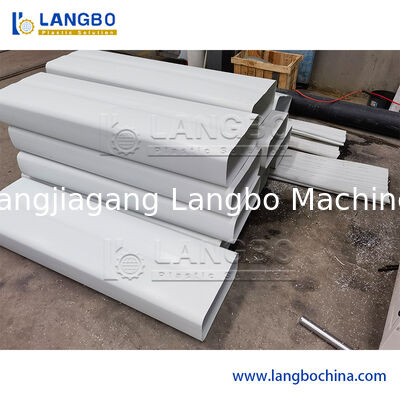 Производственная линия штранг-прессования панели доски профиля пола двери PP WPC PE PVC декоративная