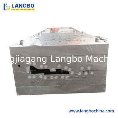 Противокоррозионная производительность гладкая поверхность 2 мм ПВХ Мебель Скиртная доска Линия производства краевой ленты