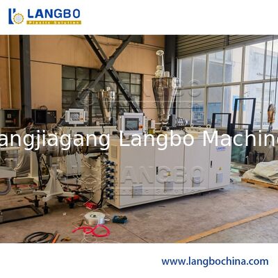 Линия штранг-прессования профиля PVC сертификата CE с конической двойной силой мотора штрангпресса винта 37KW