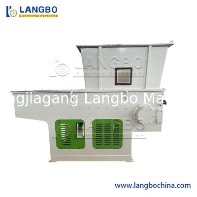 Пластиковые отходы Скрап Металлическая фанера Деревянная палитра Пластиковые PP HDPE LDPE PVC куски Отходы трубы Переработка одноствольной дробильной машины