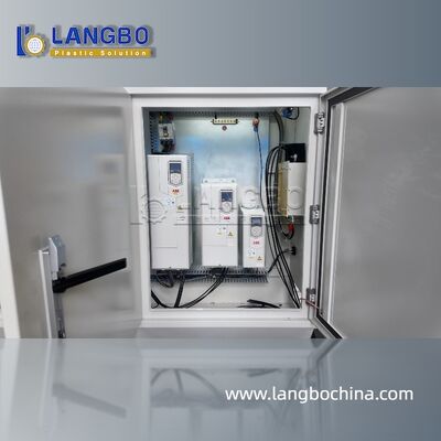 Линия экструзирования ПВХ-профиля.