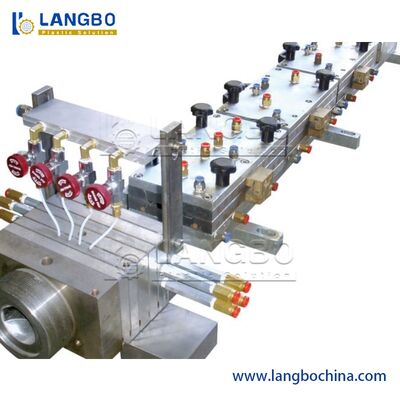 Линия покрытия WPC. Экструзия, калибровка, рельеф для наружных досок.